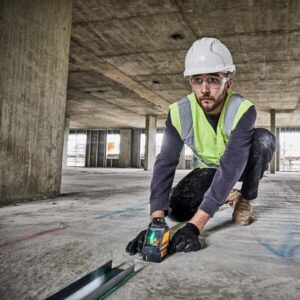 DEWALT DW088CG GREEN CROSS LINE LASER LEVEL - Image 3